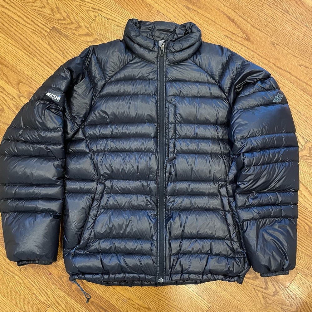 Men’s Eastern Mountain Sports Down Jacket.